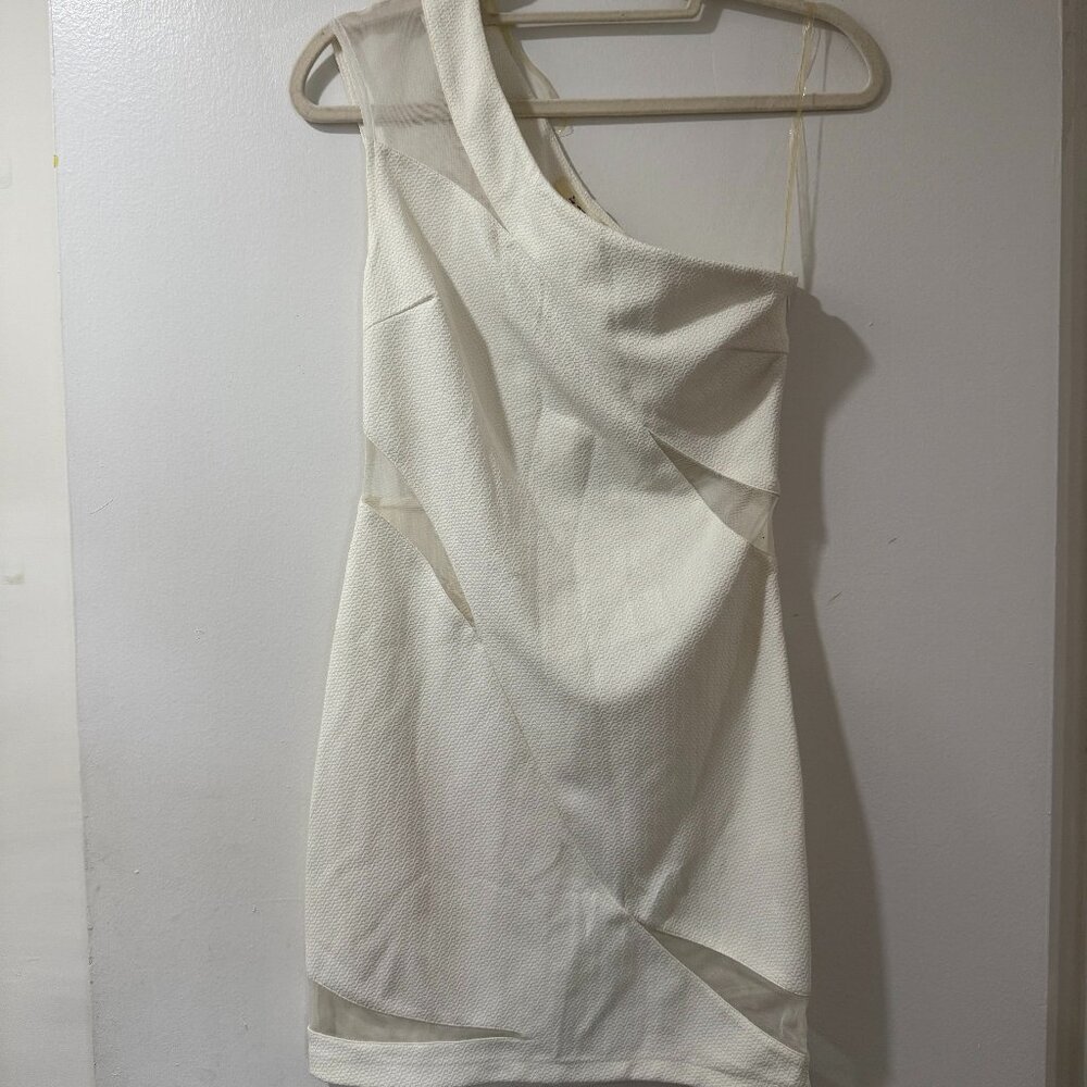 🤍 Zio New York One-Shoulder White Mini Dress – Size M